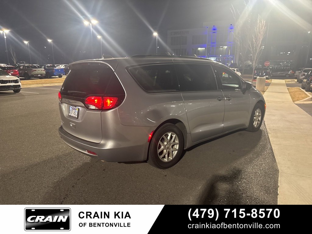 Used 2020 Chrysler Voyager Lxi image 4