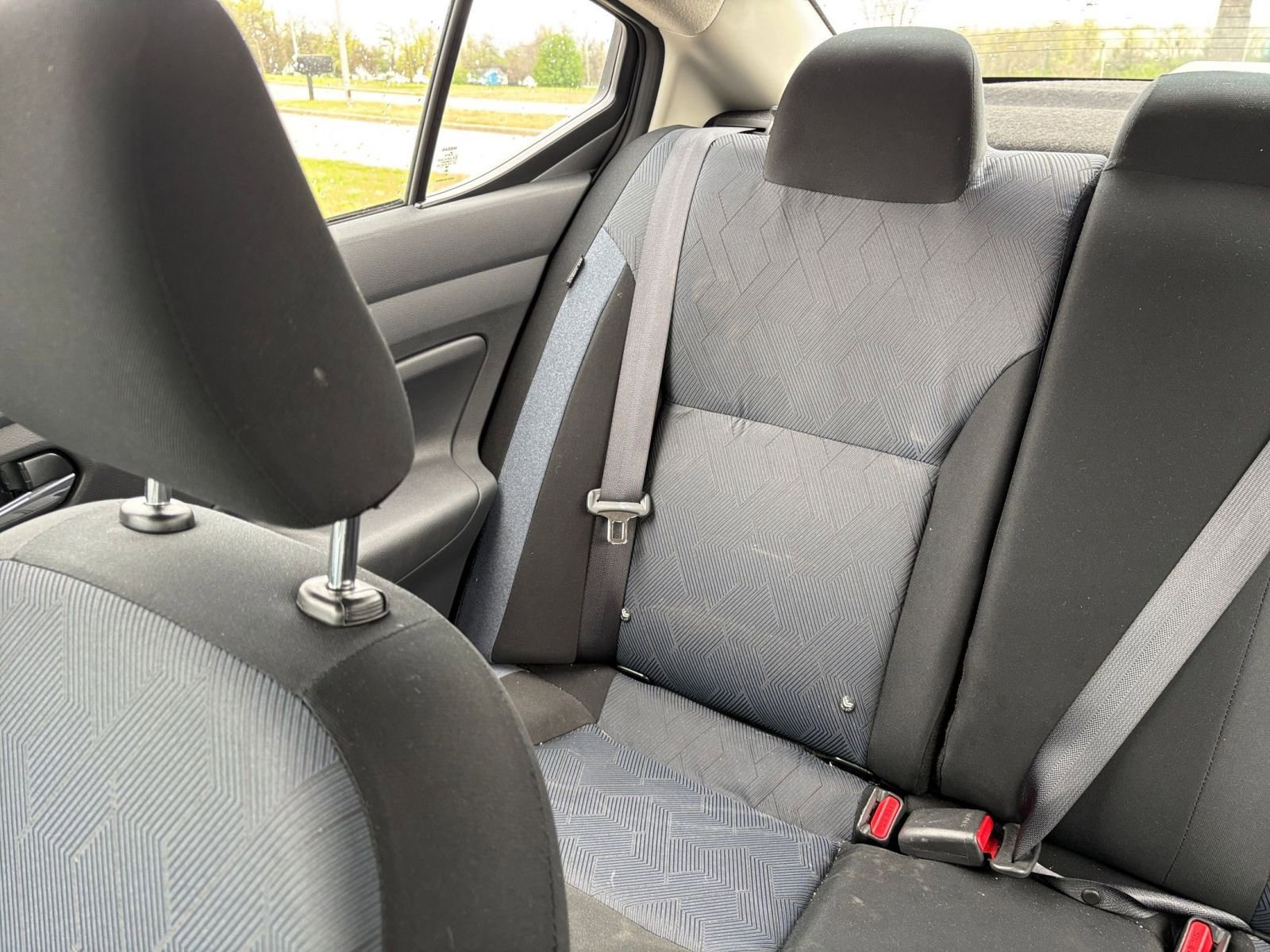 Used 2025 Nissan Versa SV FWD image 37