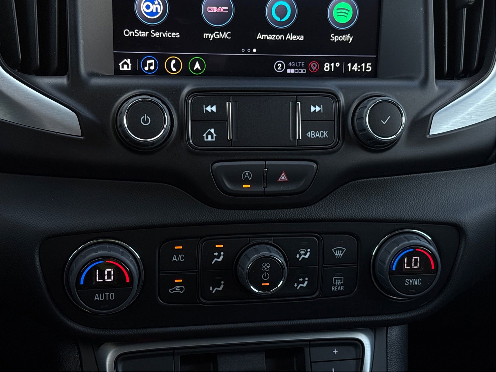 Used 2022 GMC Terrain SLT w/ Infotainment Package II AWD/4WD image 26