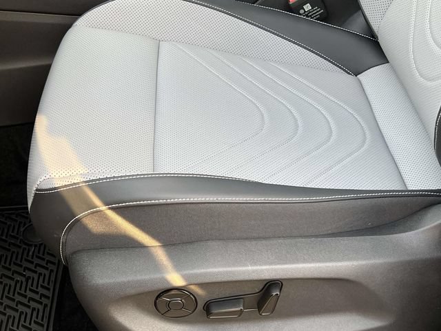 New 2026 Volkswagen Tiguan SE R-Line FWD image 12