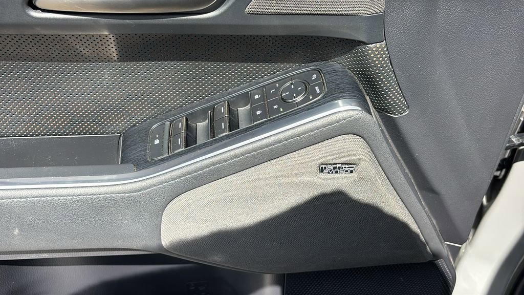 Used 2024 Lexus GX 550 w/ Accessory Package (2T) image 12