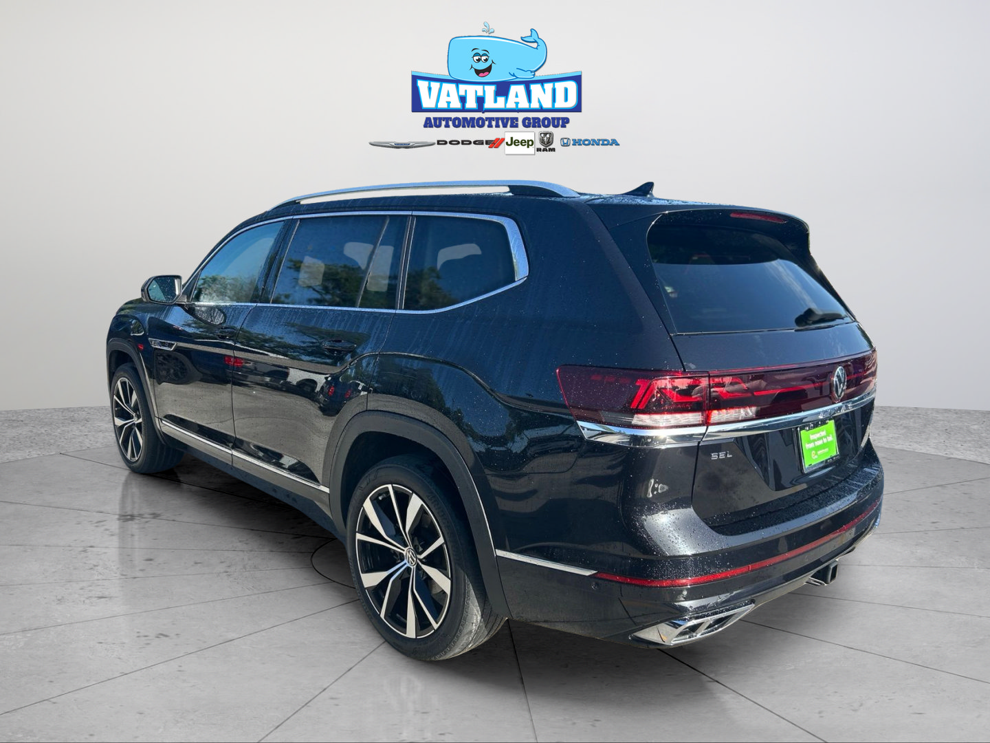 Used 2024 Volkswagen Atlas SEL Premium R-Line AWD/4WD image 3