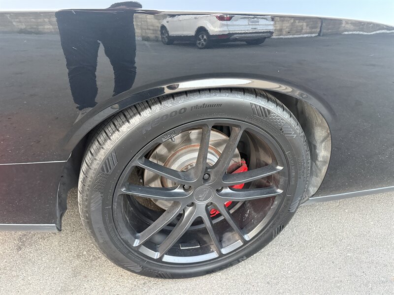Used 2016 Dodge Challenger SRT RWD image 30