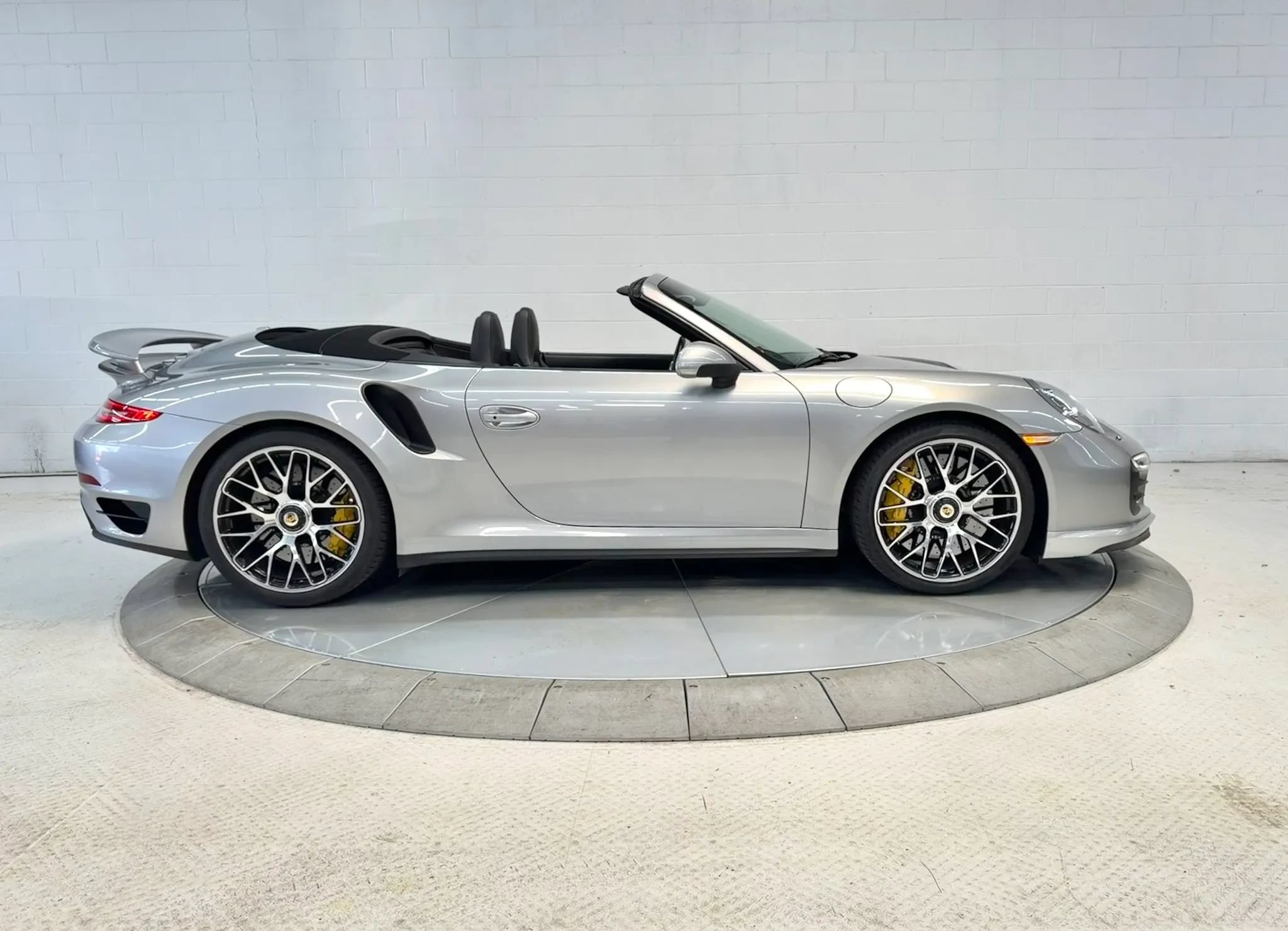 Used 2014 Porsche 911 Turbo S AWD/4WD image 3