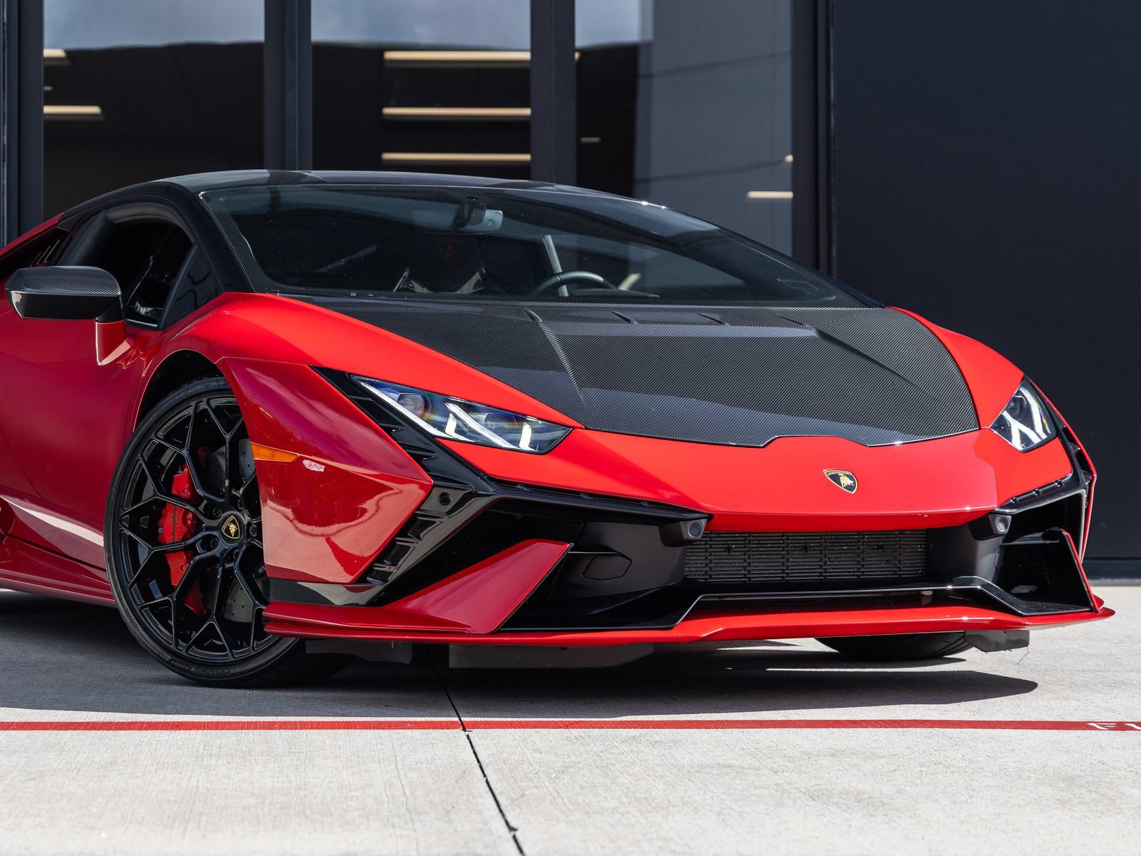 Used 2024 Lamborghini Huracan Tecnica RWD image 6