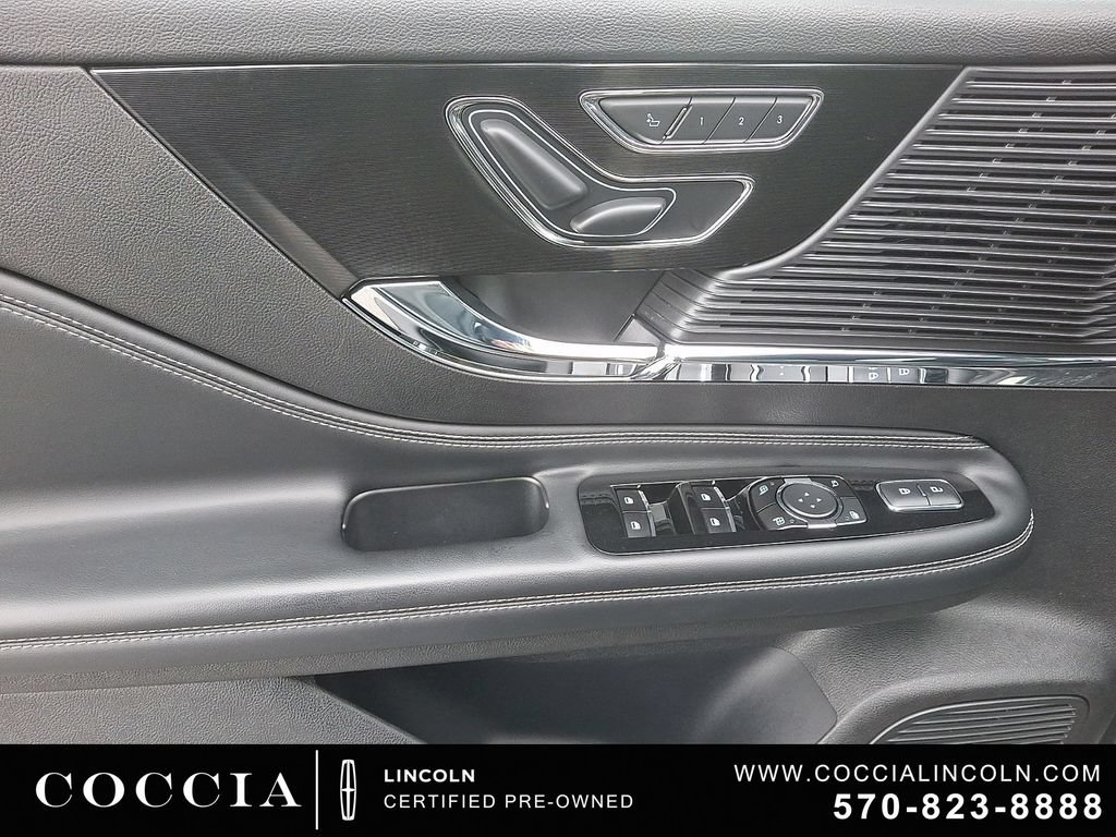 Certified 2022 Lincoln Corsair AWD w/ Equipment Group 101A image 12