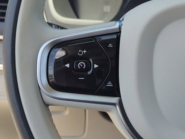 Certified 2025 Volvo XC90 B6 Core image 23