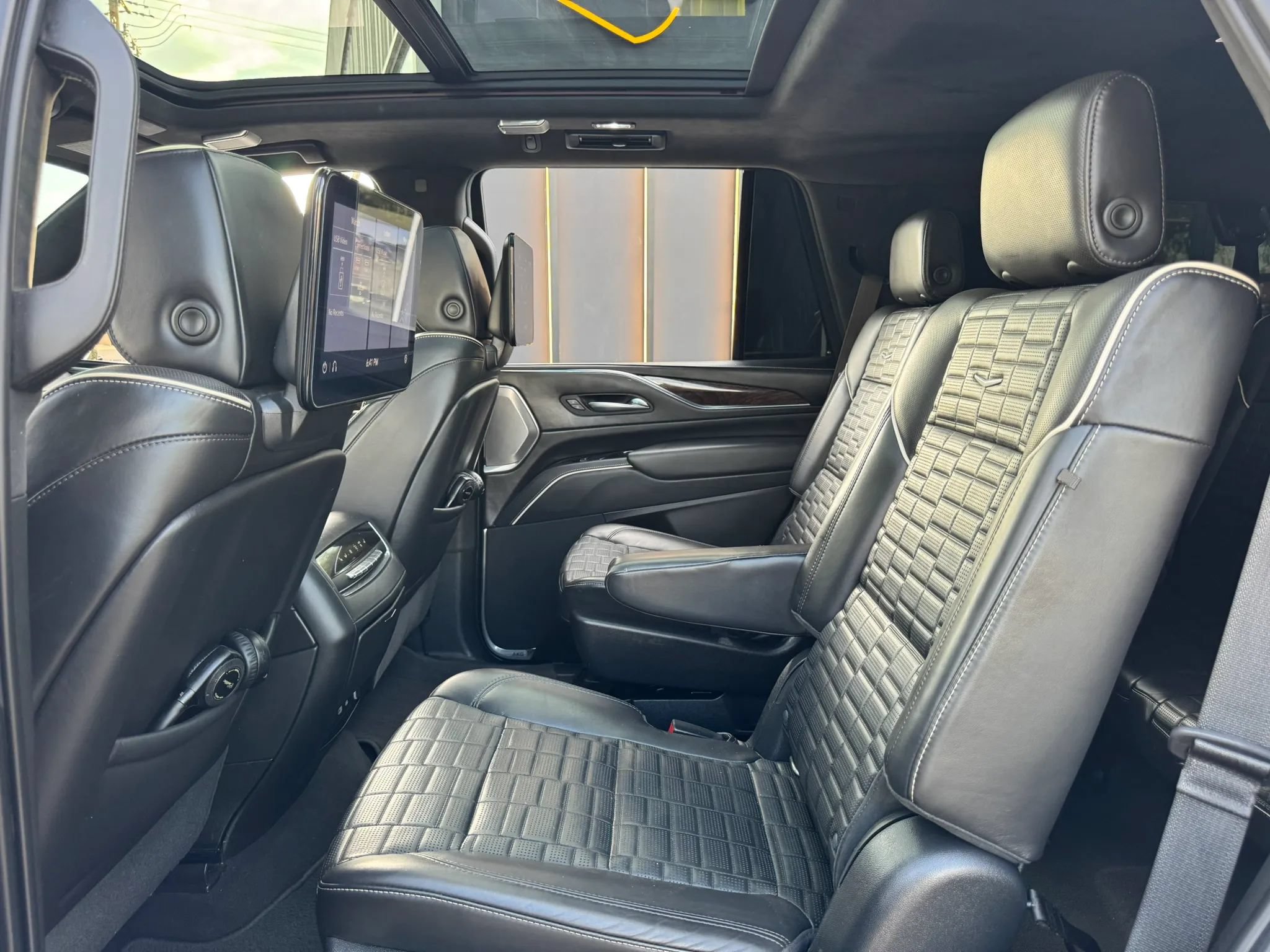 Used 2021 Cadillac Escalade Sport Platinum AWD/4WD image 29