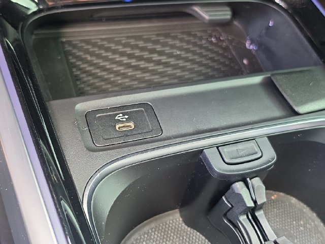 Used 2024 Mercedes-Benz GLB 250 image 27