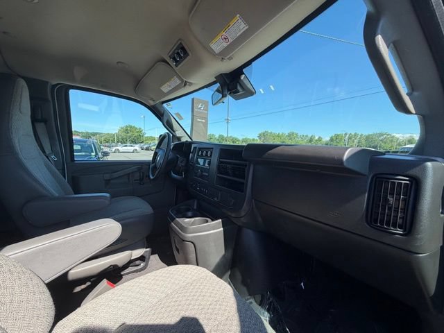Used 2025 Chevrolet Express 3500 LT w/ LT Preferred Equipment Group RWD image 14