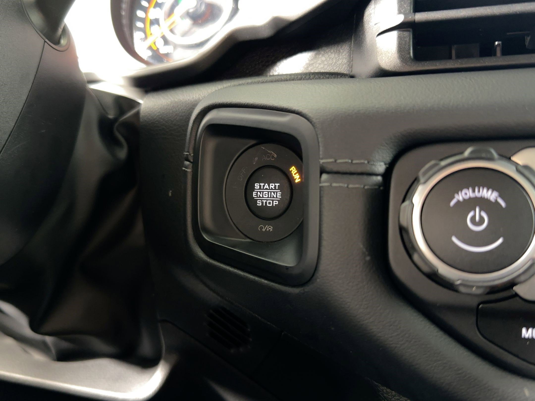 Used 2024 Jeep Wrangler Sahara w/ Technology Group image 26