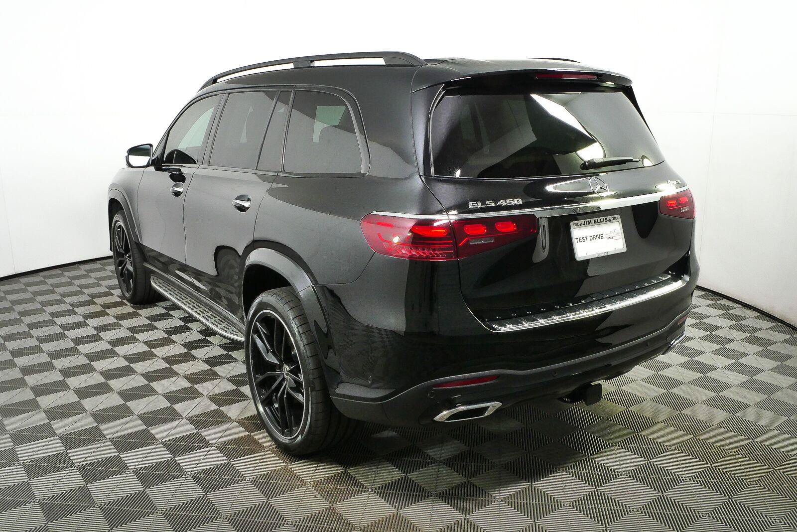 Used 2025 Mercedes-Benz GLS 450 4MATIC image 27