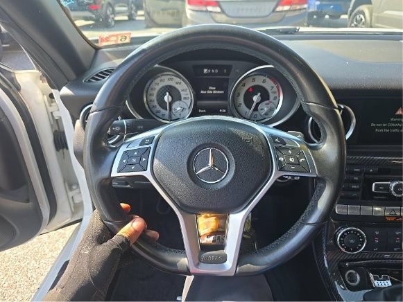 Used 2015 Mercedes-Benz SLK 350 w/ Multimedia Package image 5