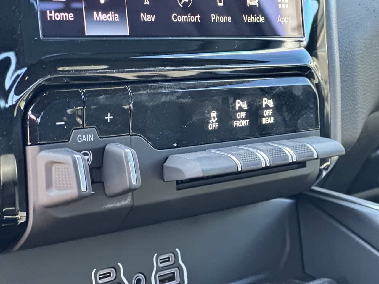 New 2026 RAM 1500 Big Horn AWD/4WD image 17