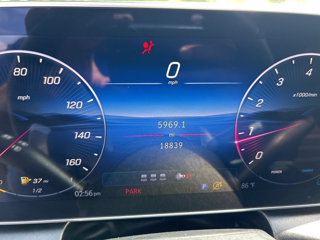 Used 2025 Mercedes-Benz GLC 300 4MATIC image 42