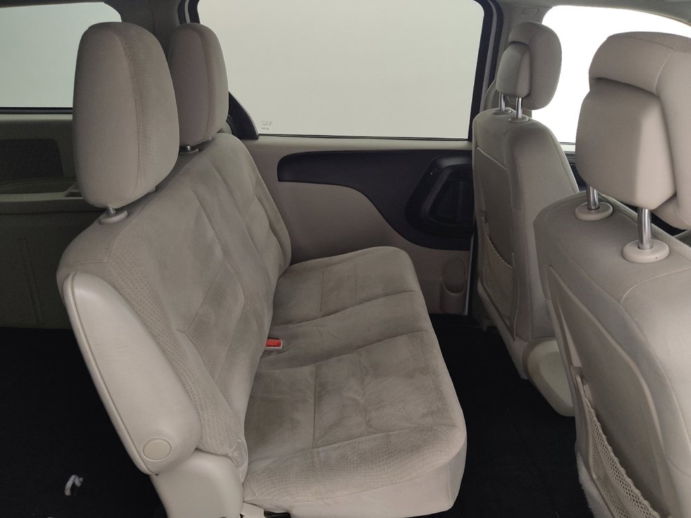 Used 2018 Dodge Grand Caravan SE w/ UConnect Hands-Free Group image 19