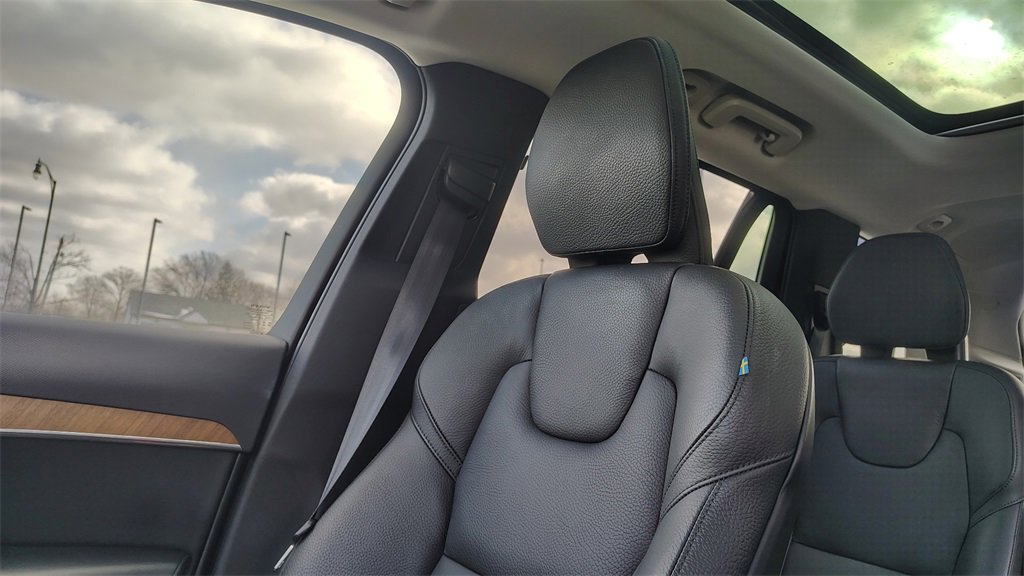 Certified 2024 Volvo XC90 B6 Plus w/ Protection Package Premier image 23