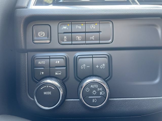 New 2026 Chevrolet Suburban LT w/ Comfort Package AWD/4WD image 20