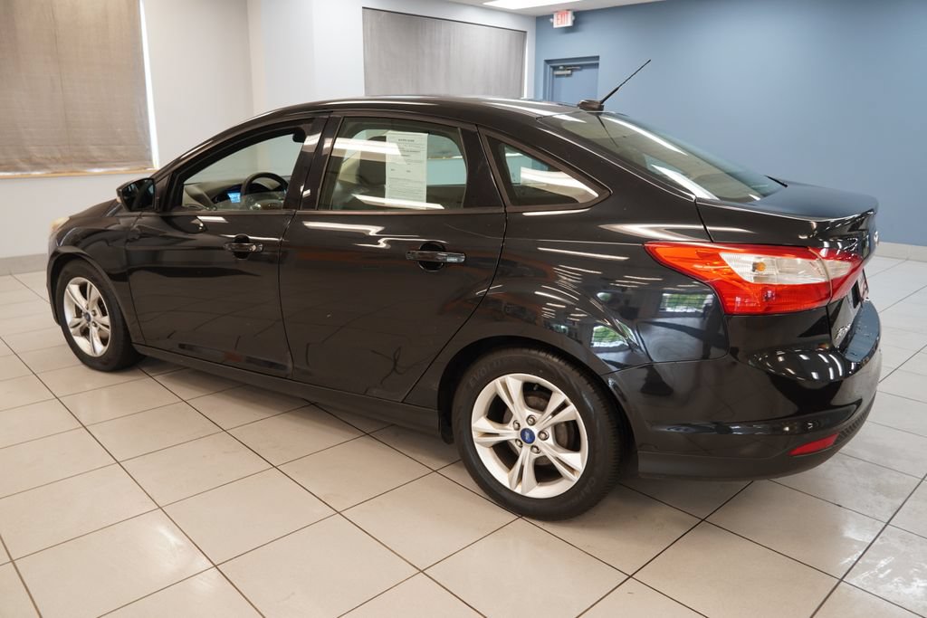 Used 2014 Ford Focus SE w/ SE Winter Package FWD image 8