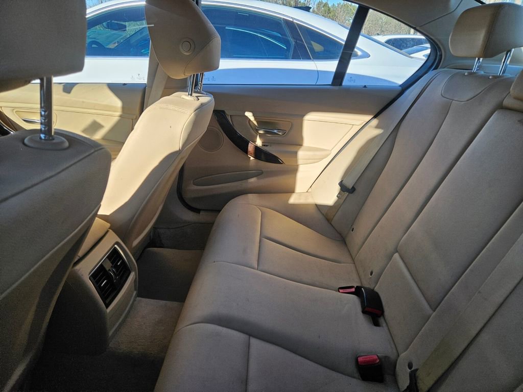 Used 2016 BMW 320i Sedan image 10