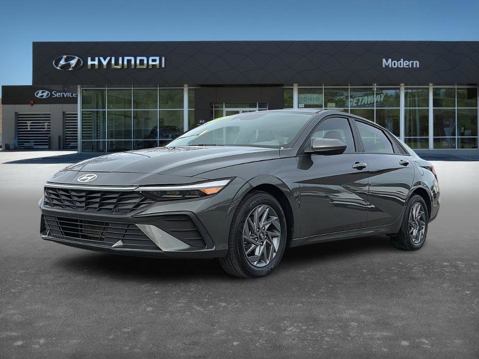 Certified 2024 Hyundai Elantra SEL image 1