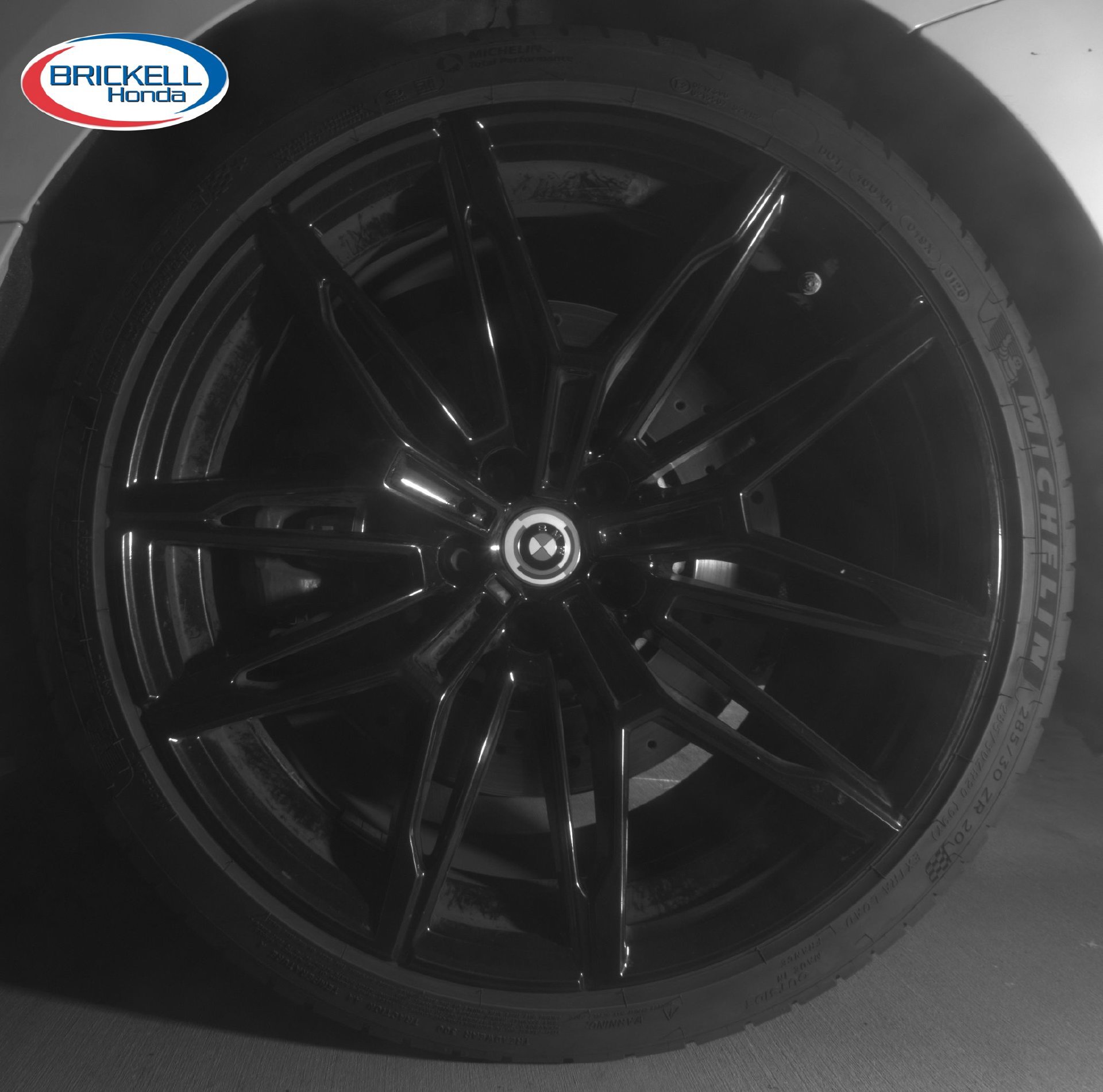 Used 2023 BMW M2 w/ Lighting Package RWD image 9