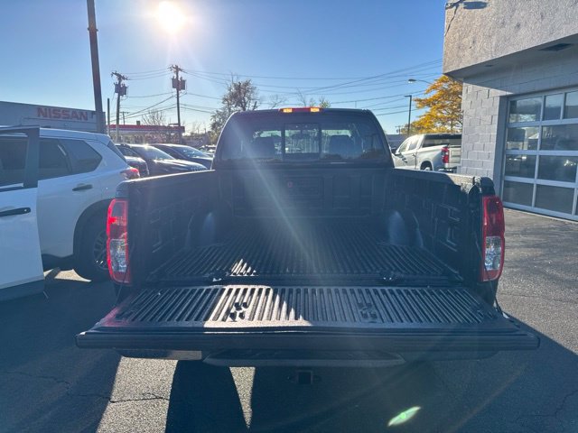 Used 2011 Nissan Frontier SV AWD/4WD image 5