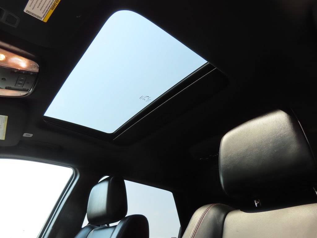 Used 2025 Dodge Durango R/T AWD/4WD image 5
