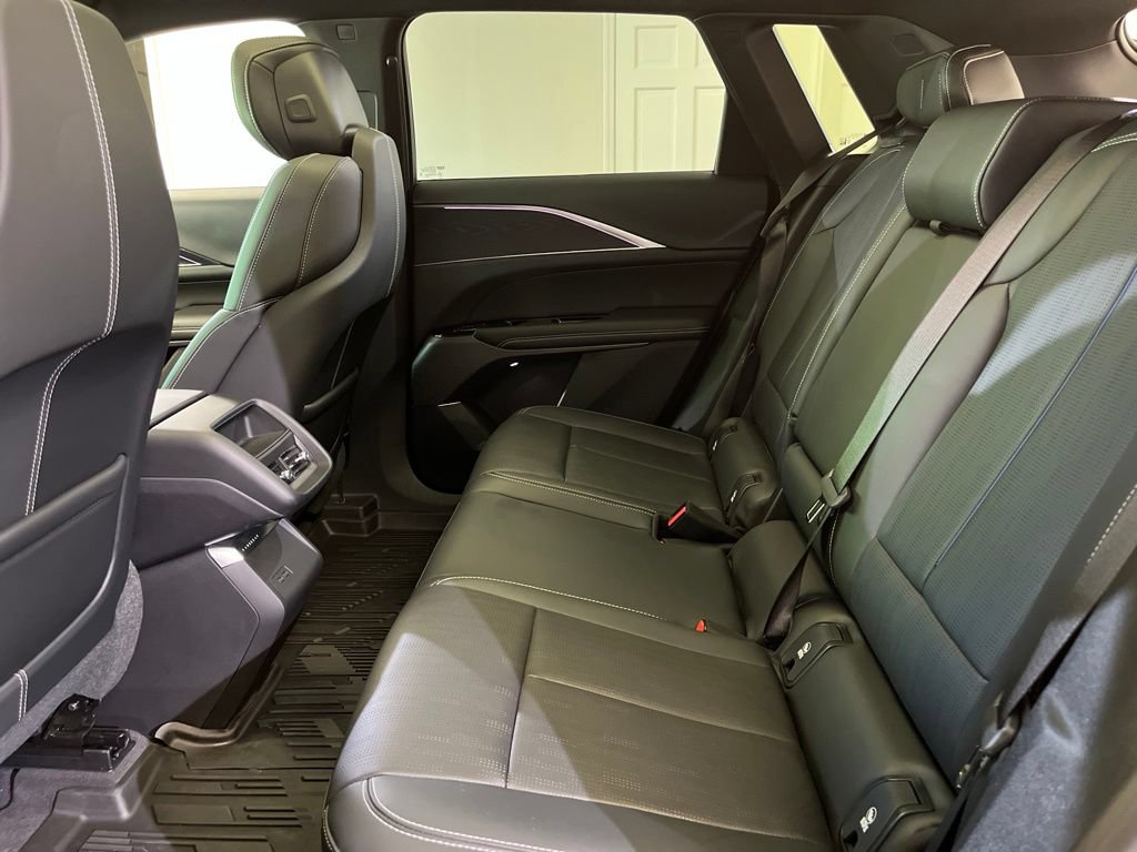 Used 2024 Cadillac Lyriq Luxury w/ LPO, Floor Liner Package AWD/4WD image 14