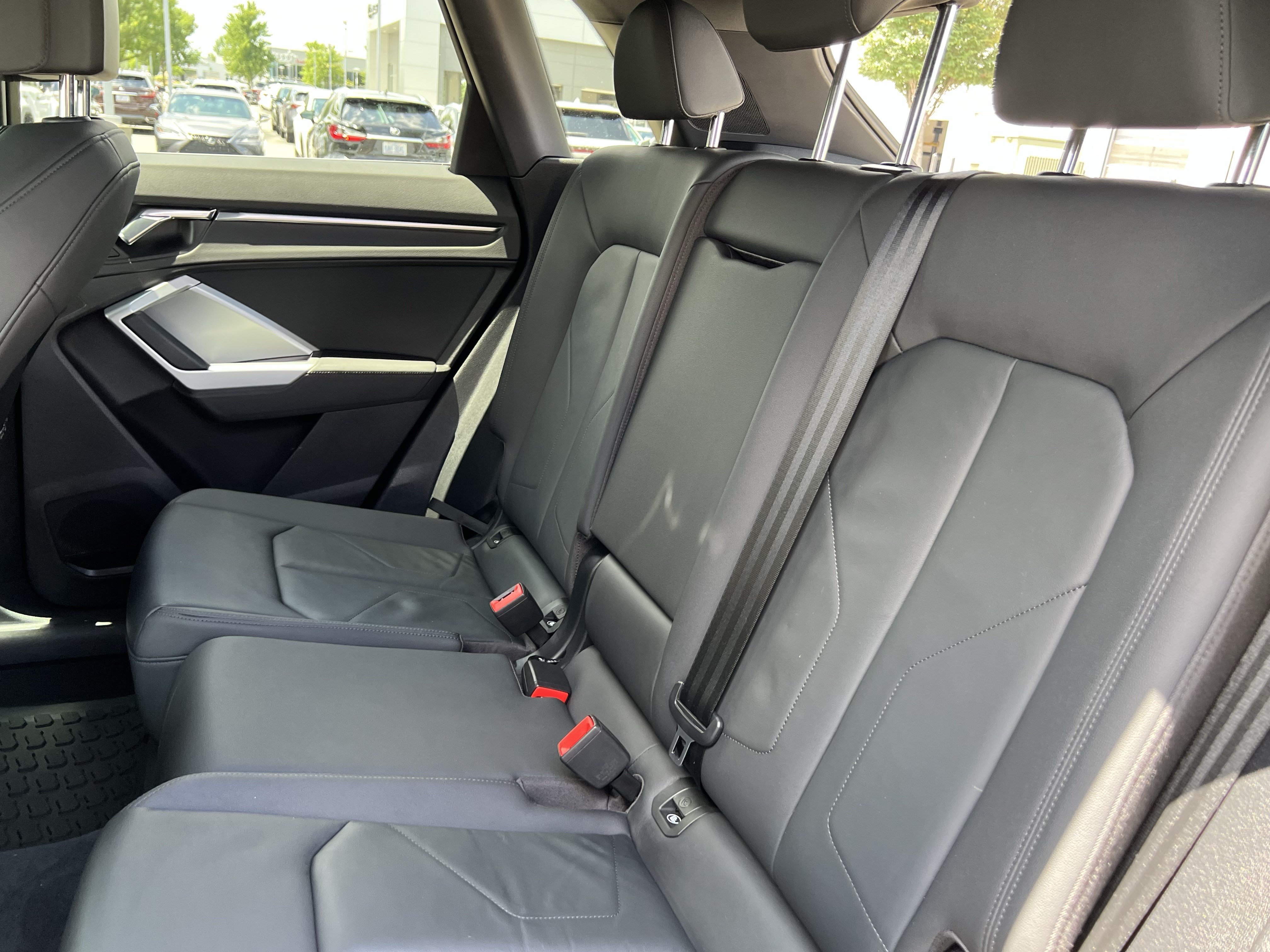 Used 2020 Audi Q3 2.0T Premium w/ Convenience Package AWD/4WD image 32