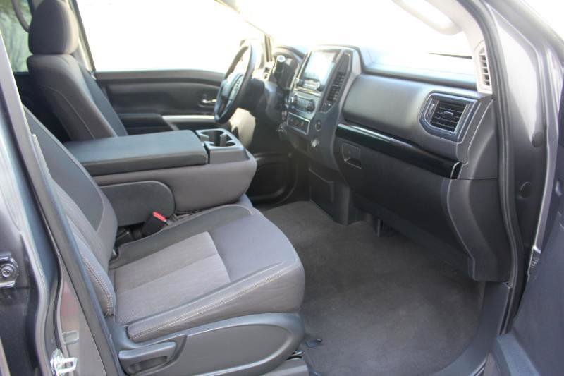 Used 2022 Nissan Titan SV AWD/4WD image 19