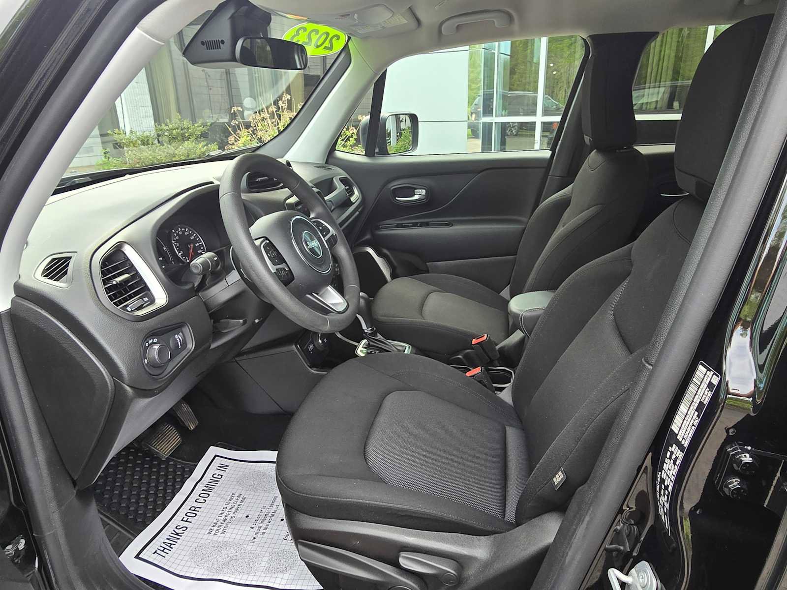 Used 2023 Jeep Renegade Latitude AWD/4WD image 2