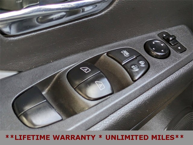 Used 2023 Nissan Kicks SR w/ SR Premium Package image 25