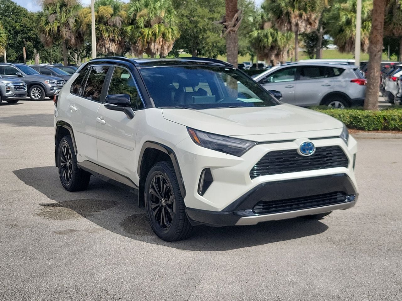 Used 2022 Toyota RAV4 XSE w/ XSE Grade Weather Package AWD/4WD image 2