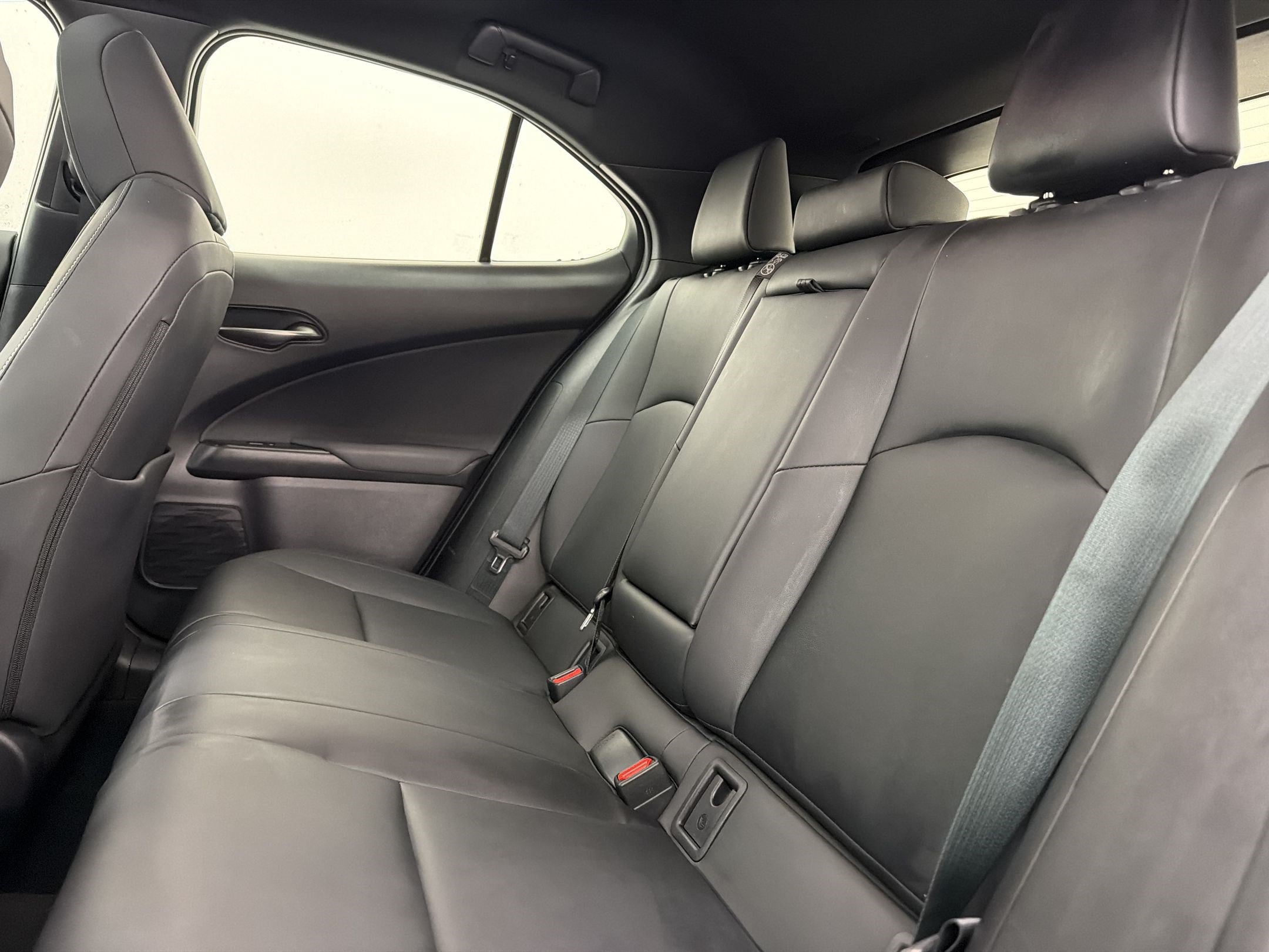 Used 2025 Lexus UX 300h FWD image 26