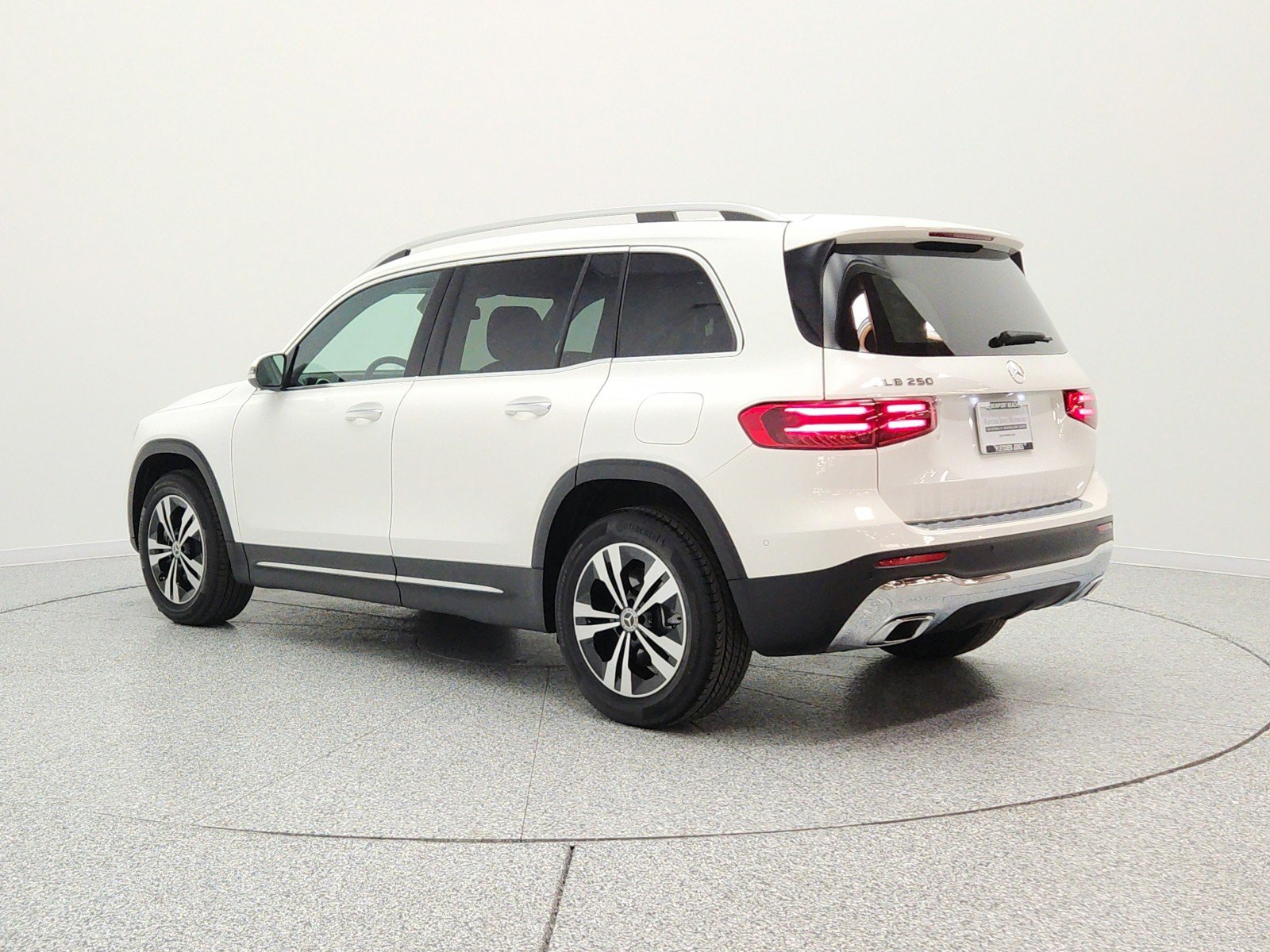 Used 2025 Mercedes-Benz GLB 250 image 7