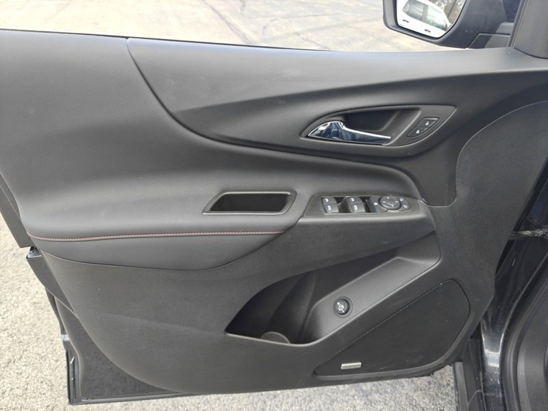 Used 2022 Chevrolet Equinox RS w/ RS Leather Package image 15