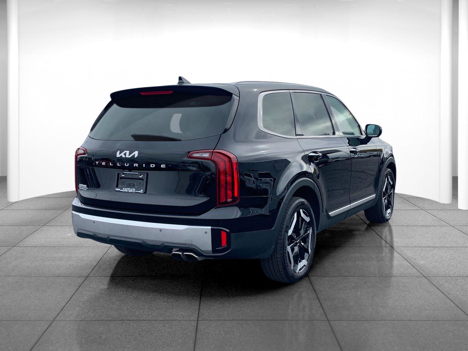 Used 2023 Kia Telluride S image 7
