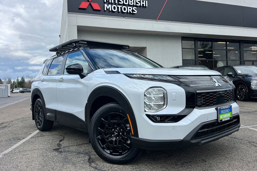 New 2026 Mitsubishi Outlander AWD image 2