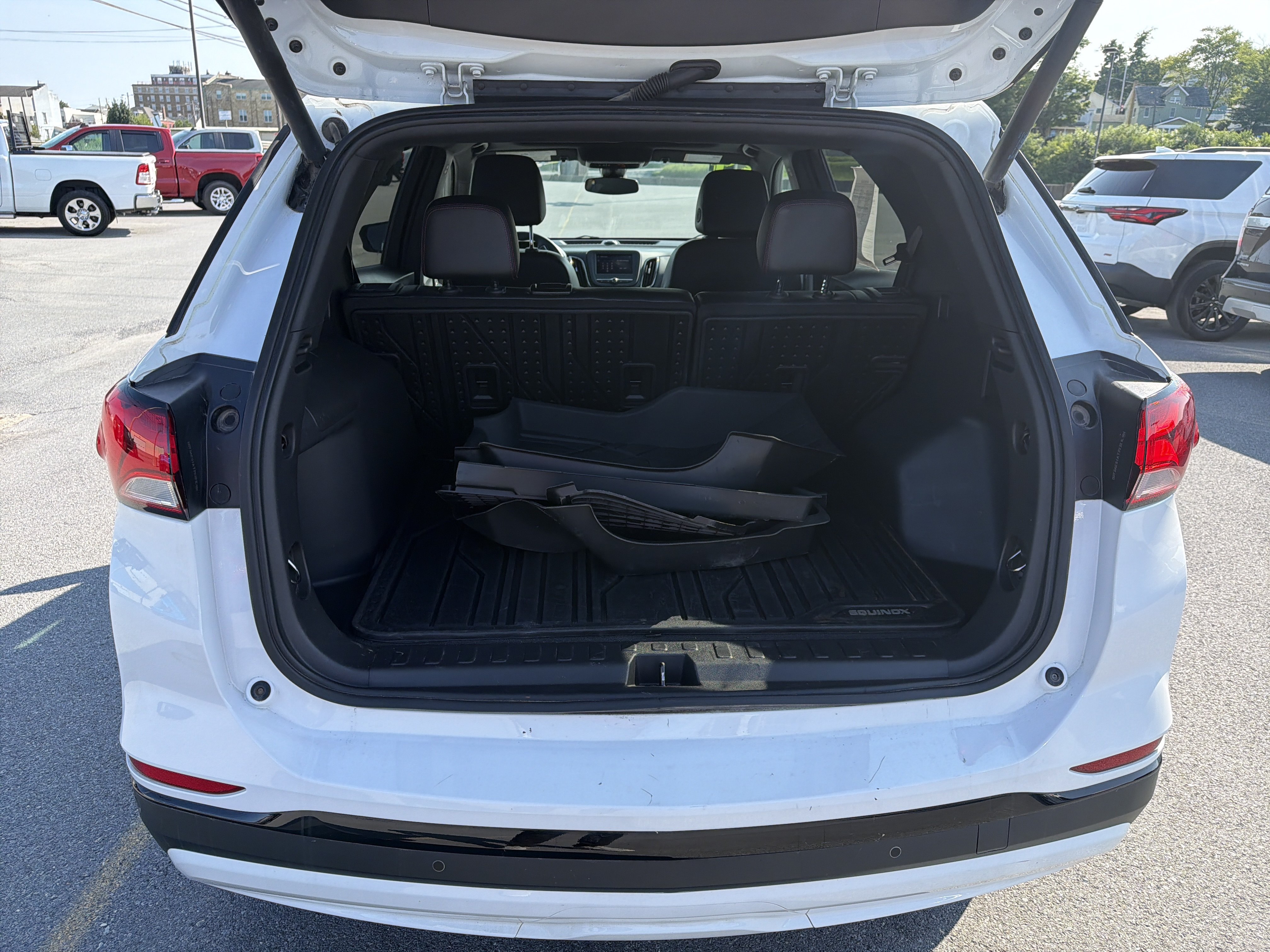 Used 2024 Chevrolet Equinox RS w/ LPO, Floor Liner Package AWD/4WD image 17