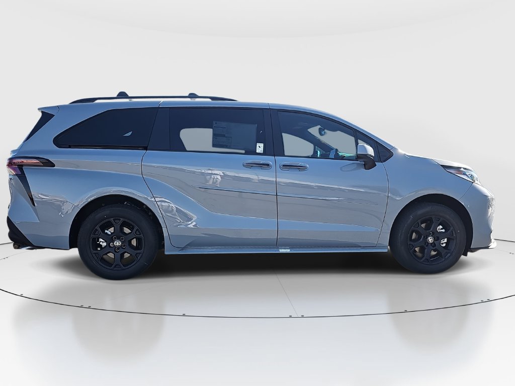 New 2026 Toyota Sienna XLE Woodland Edition AWD/4WD image 4