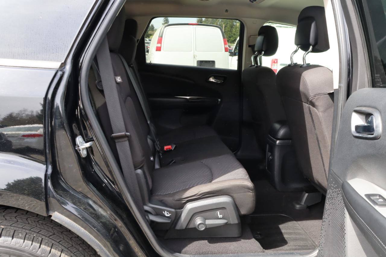 Used 2015 Dodge Journey SXT w/ Flexible Seating Group FWD image 8