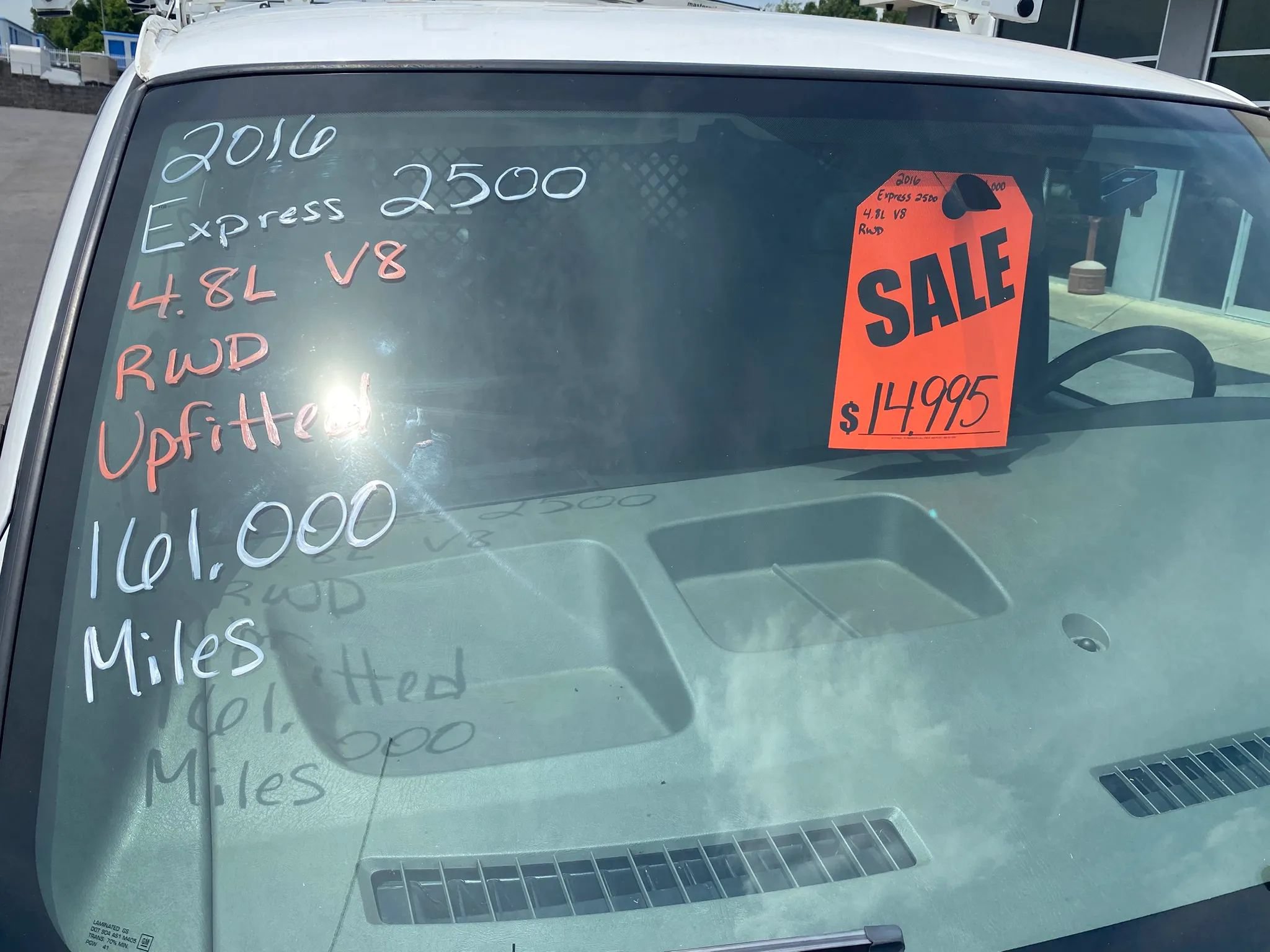 Used 2016 Chevrolet Express 2500 RWD image 3
