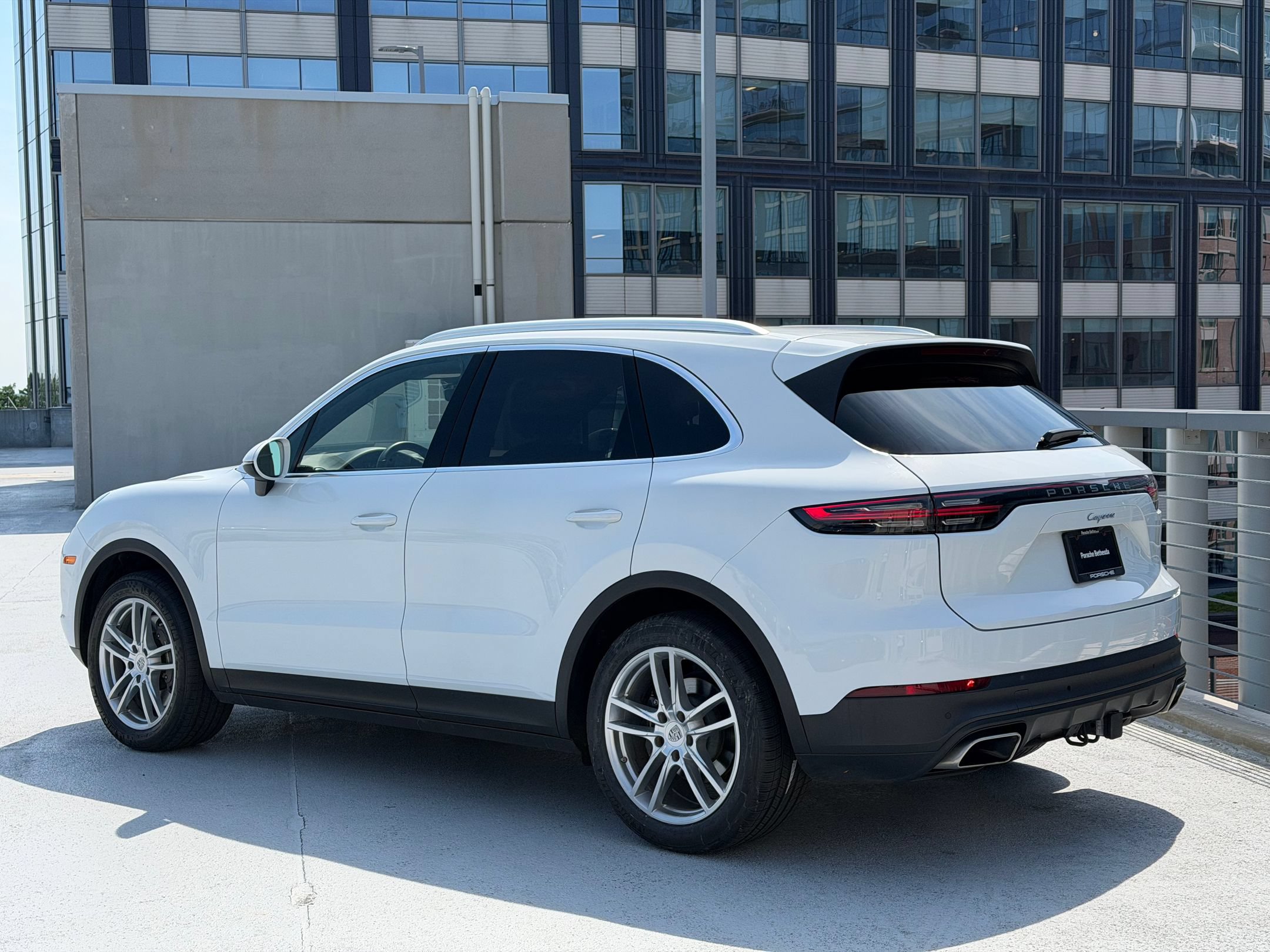 Certified 2023 Porsche Cayenne AWD/4WD image 3