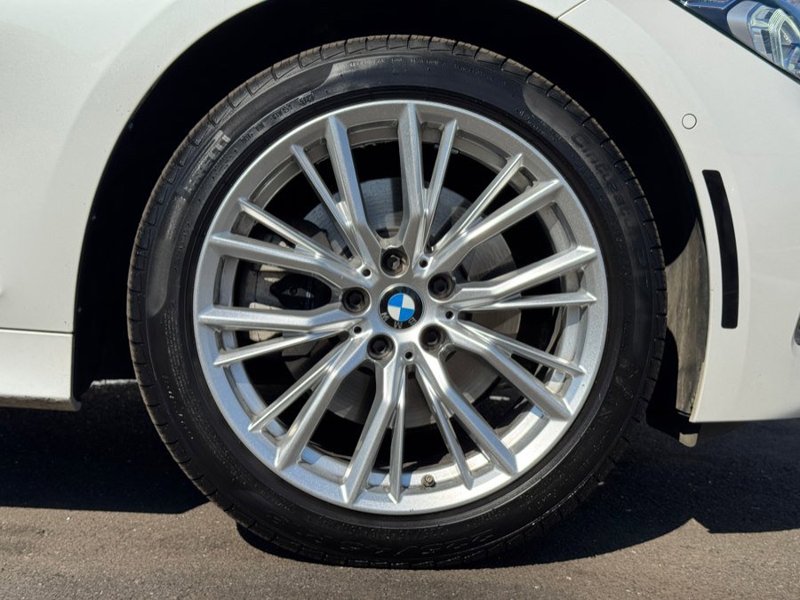 Used 2023 BMW 330i xDrive Sedan w/ Premium Package AWD/4WD image 17