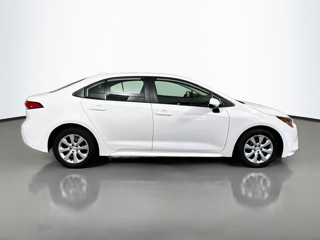 Used 2024 Toyota Corolla LE FWD image 2