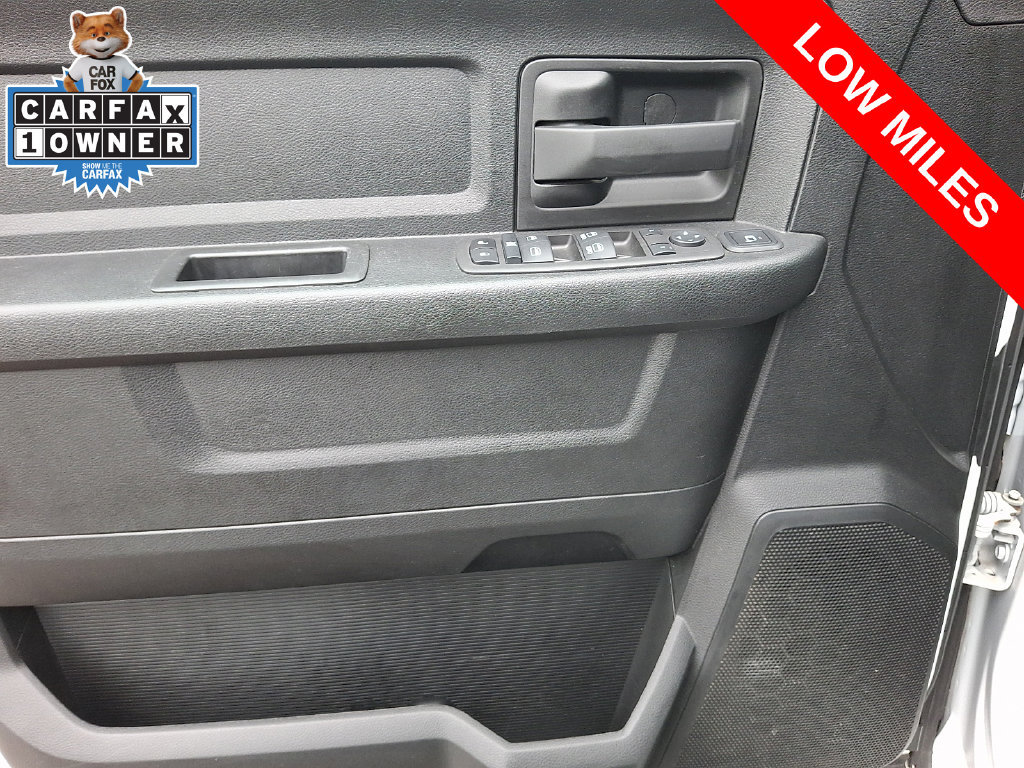 Used 2024 RAM 2500 Tradesman w/ Chrome Appearance Group AWD/4WD image 12