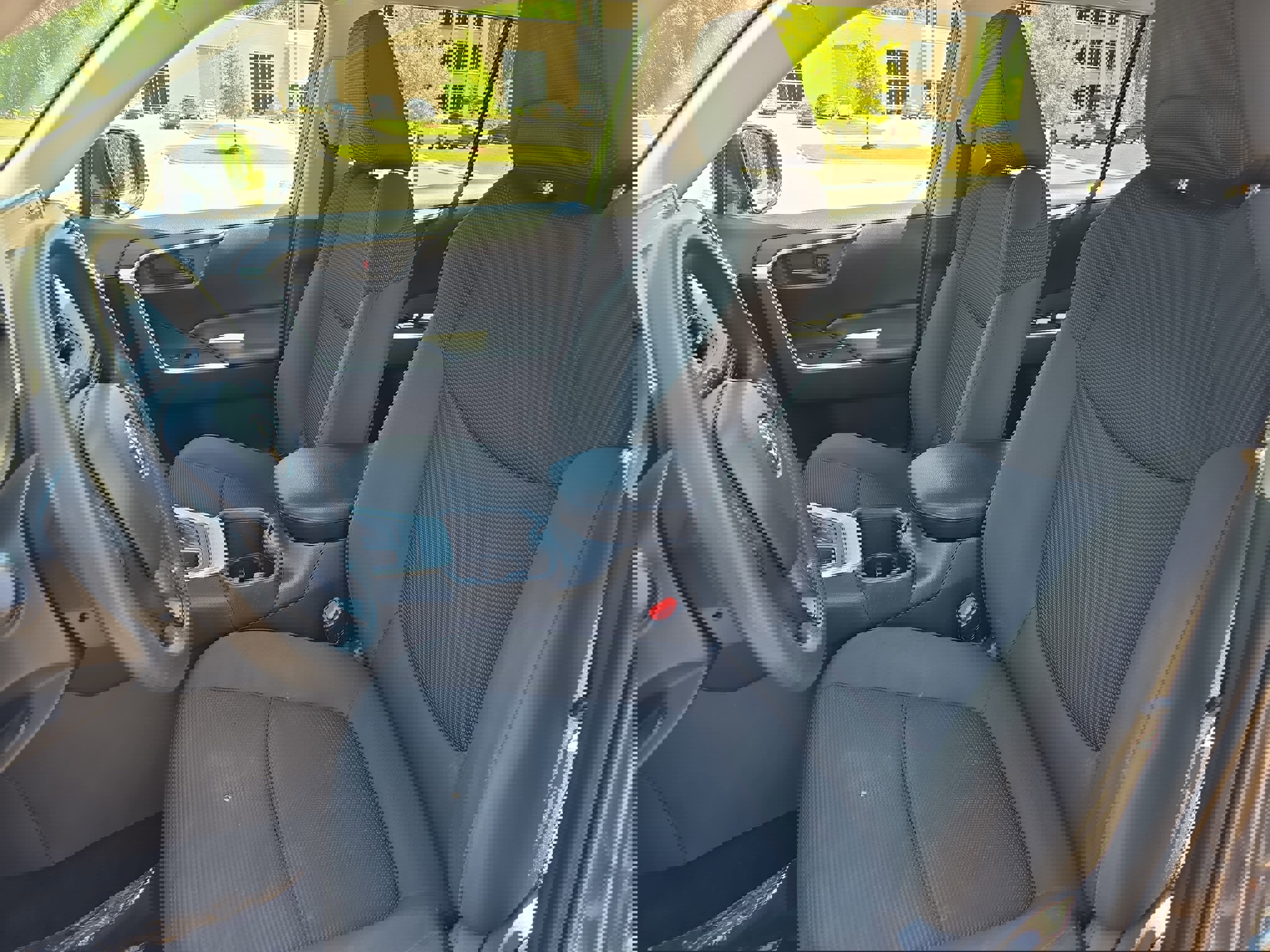 Used 2024 Toyota RAV4 LE FWD image 17