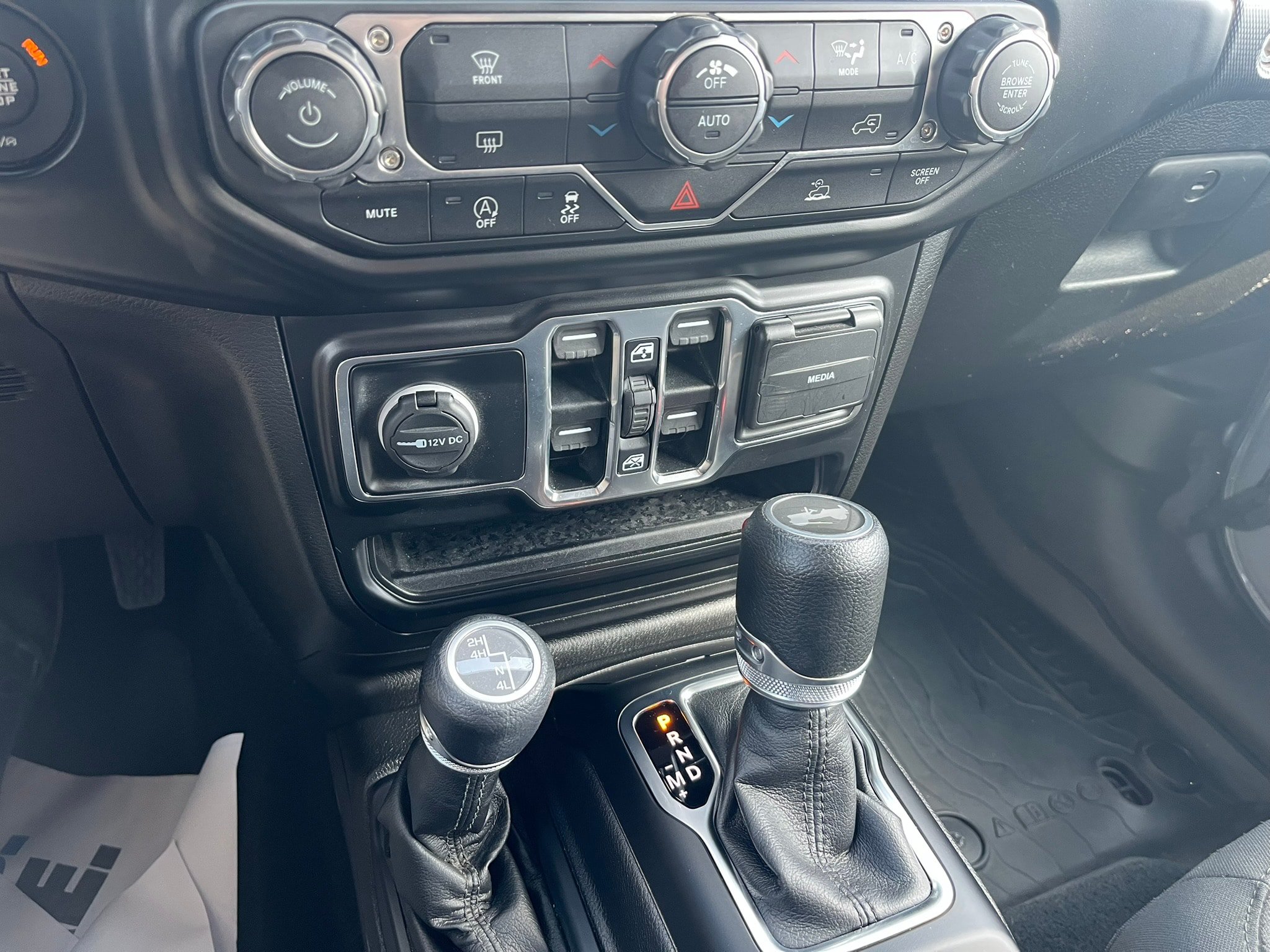 Used 2022 Jeep Wrangler Unlimited Sport AWD/4WD image 21