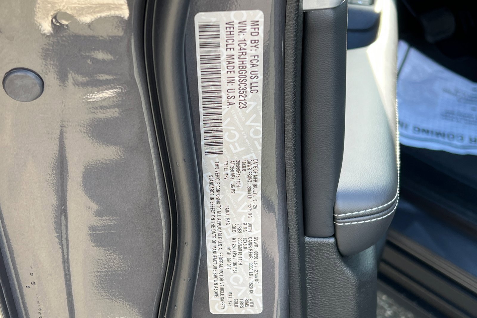 New 2025 Jeep Grand Cherokee Limited w/ Luxury Tech Group II image 28